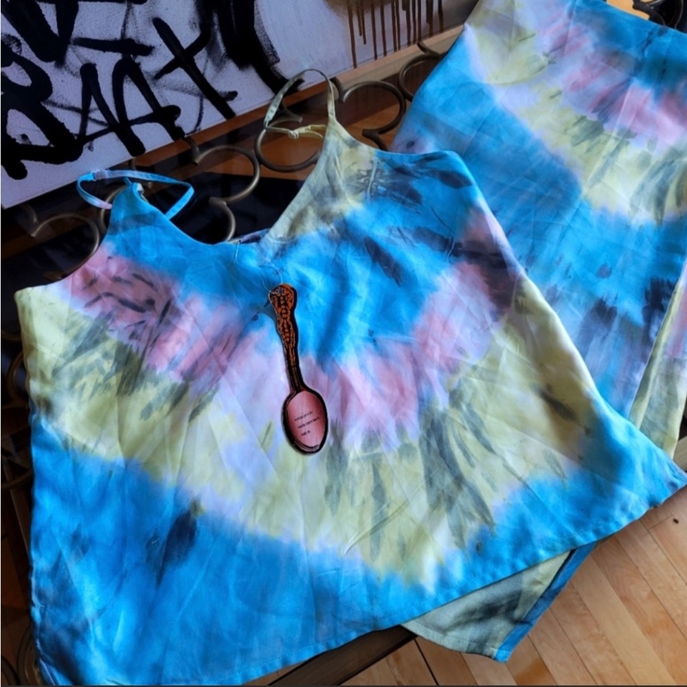 New with tags Tye Dye Matching set - Picture 3 of 12